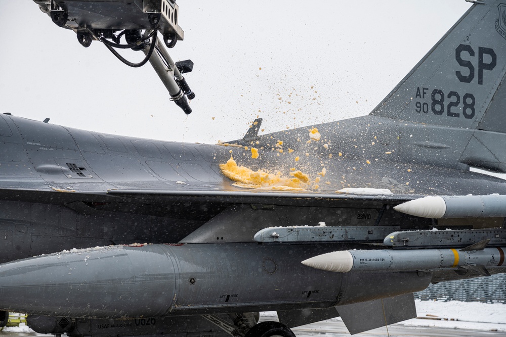 480th EFS snow operations at the 86th AB, Romania