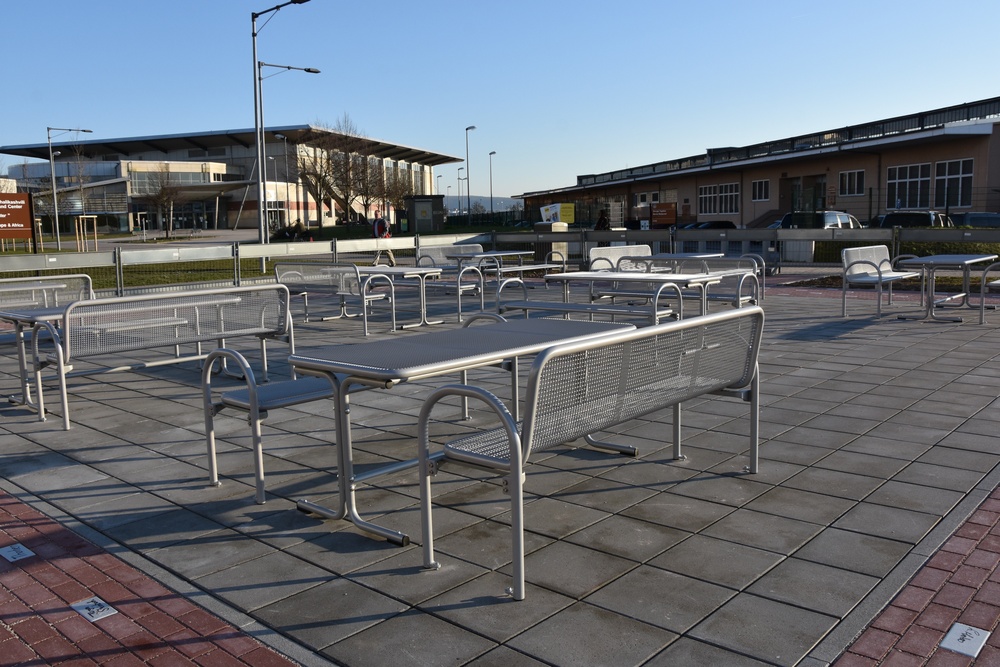 New picnic area recognizes staff, provides place for community to eat and visit