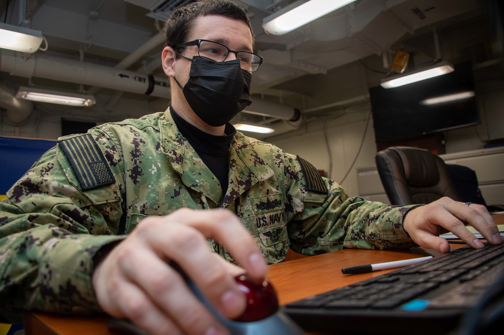 Ike Conducts Maintenance at Norfolk Naval Shipyard