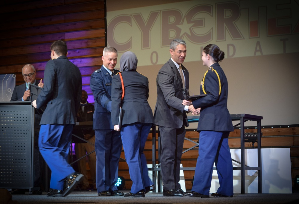 16th Air Force (Air Forces Cyber) commander and Mayor of San Antonio congratulate Cyber Cup winners