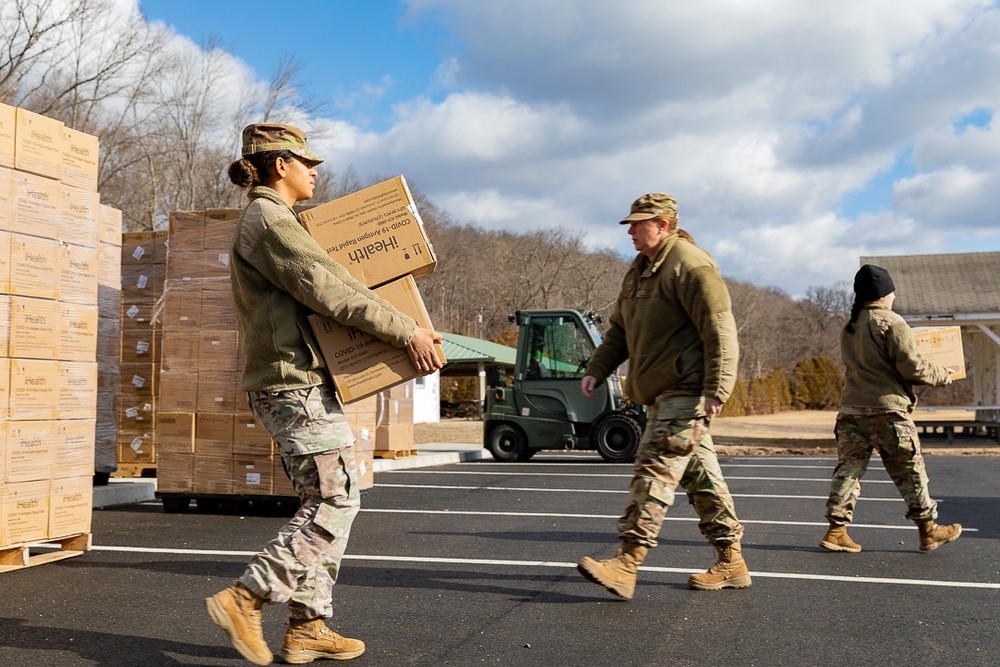 Connecticut Army and Air Guard Team Up to Fight the Spread