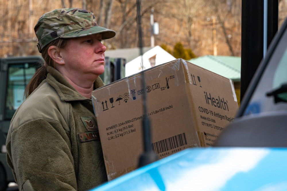 Connecticut Army and Air Guard Team Up to Fight the Spread