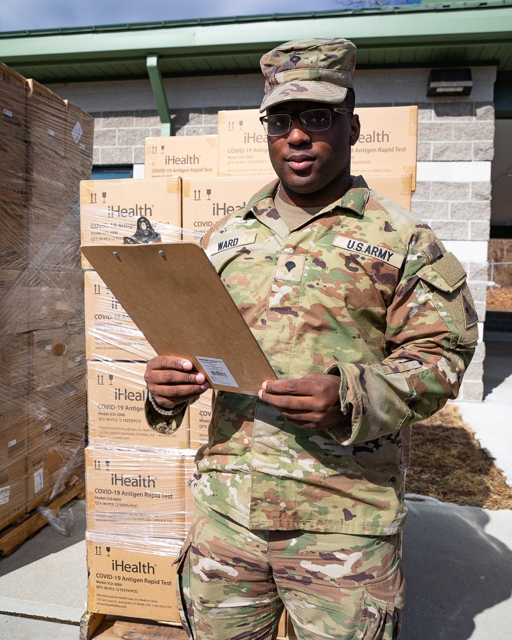 Connecticut Army and Air Guard Team Up to Fight the Spread