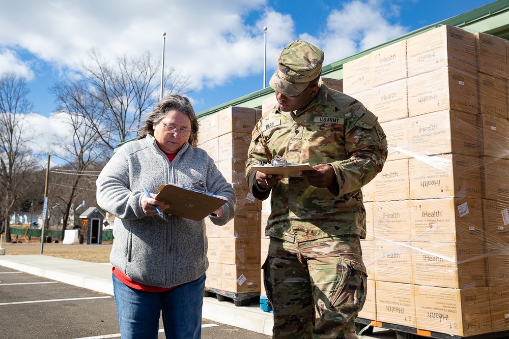 Connecticut Army and Air Guard Team Up to Fight the Spread