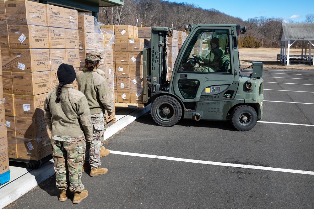 Connecticut Army and Air Guard Team Up to Fight the Spread