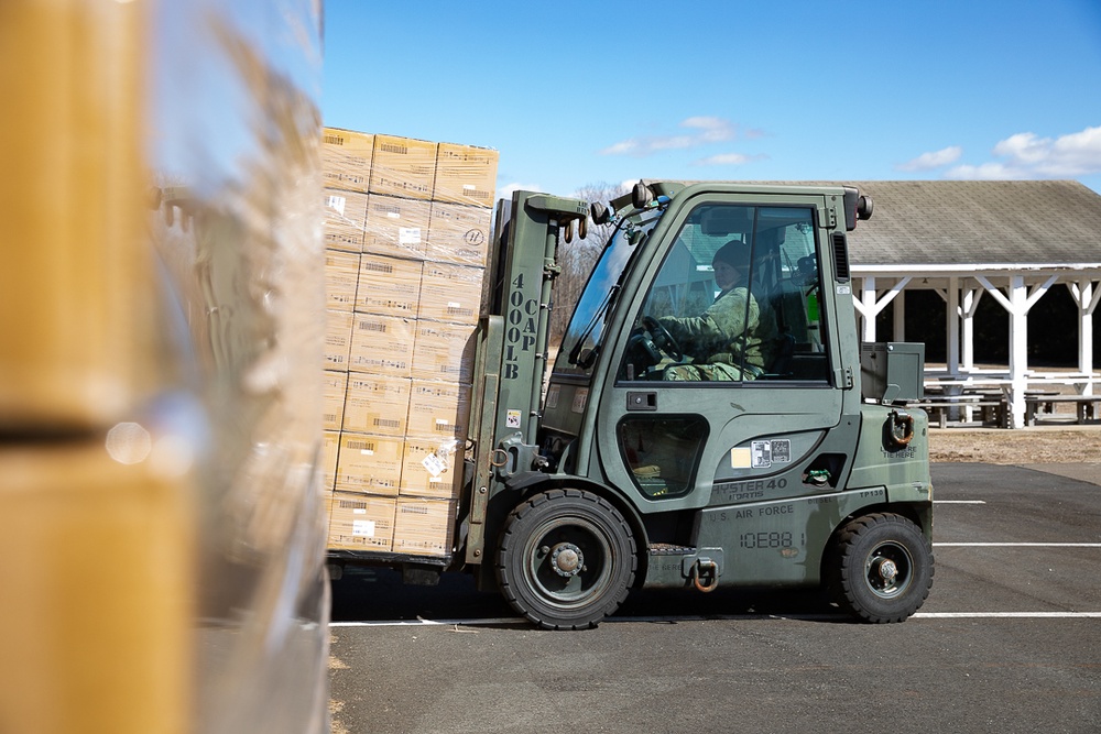 Connecticut Army and Air Guard Team Up to Fight the Spread