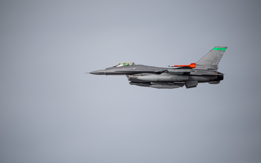 F-16s arrive to JBER for AE22
