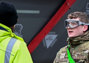 Estonian, U.S. Airmen partner to refuel U.S. F-35s