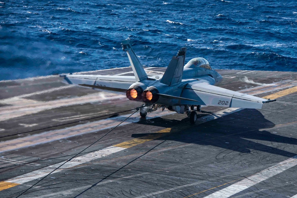 Capt. Craig Sicola Pilots An F/A-18E Super Hornet