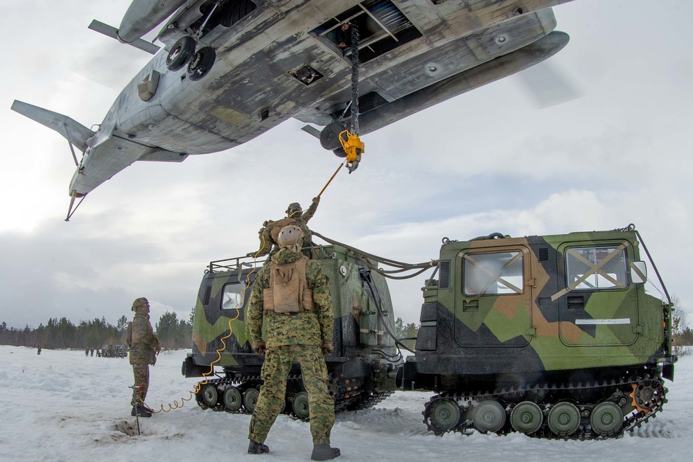 U.S. Marines Conduct CH-53E Super Stallion Bandvagon Lifts