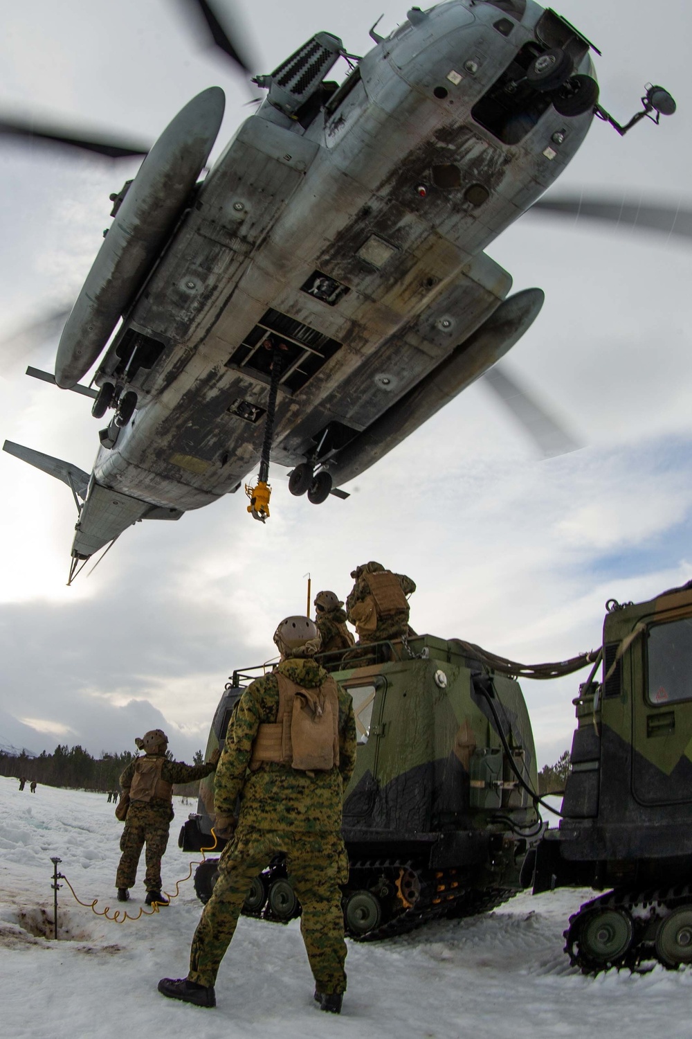 U.S. Marines Conduct CH-53E Super Stallion Bandvagon Lifts