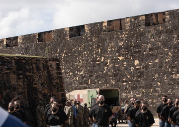 Chief of Army Reserve administers oath of enlistment in Puerto Rico