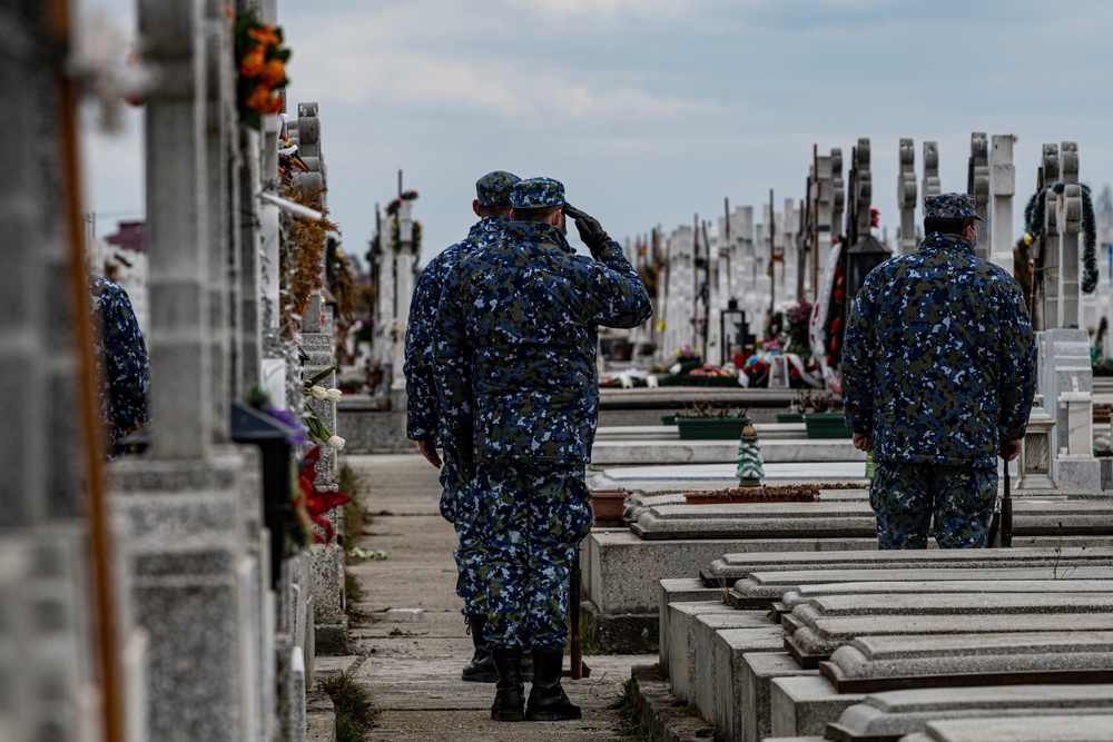 ROU, U.S. flight in honor of fallen Romanians