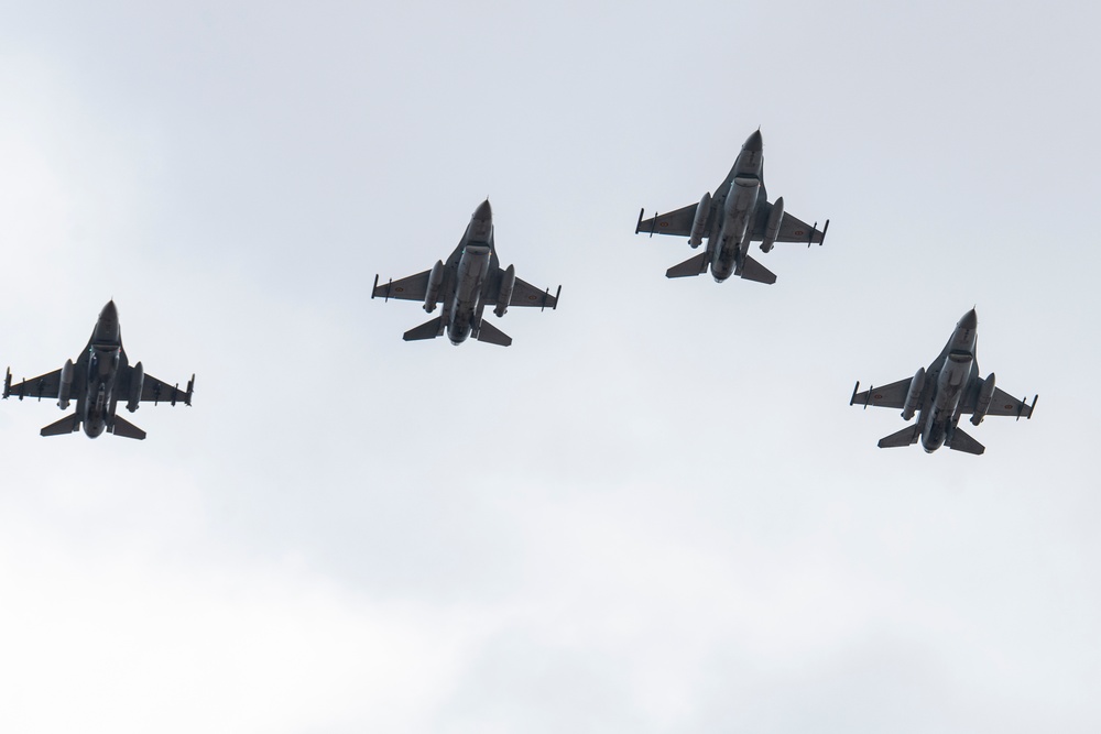 ROU, U.S. flight in honor of fallen Romanians