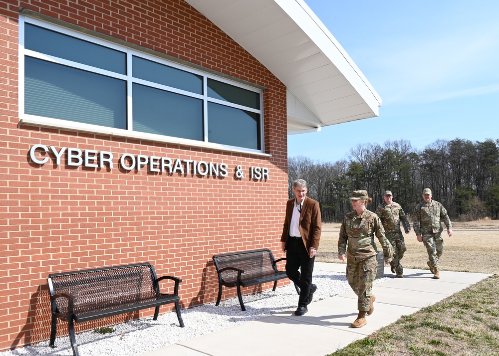 Executive Director of the Air National Guard Visits the 175th Wing