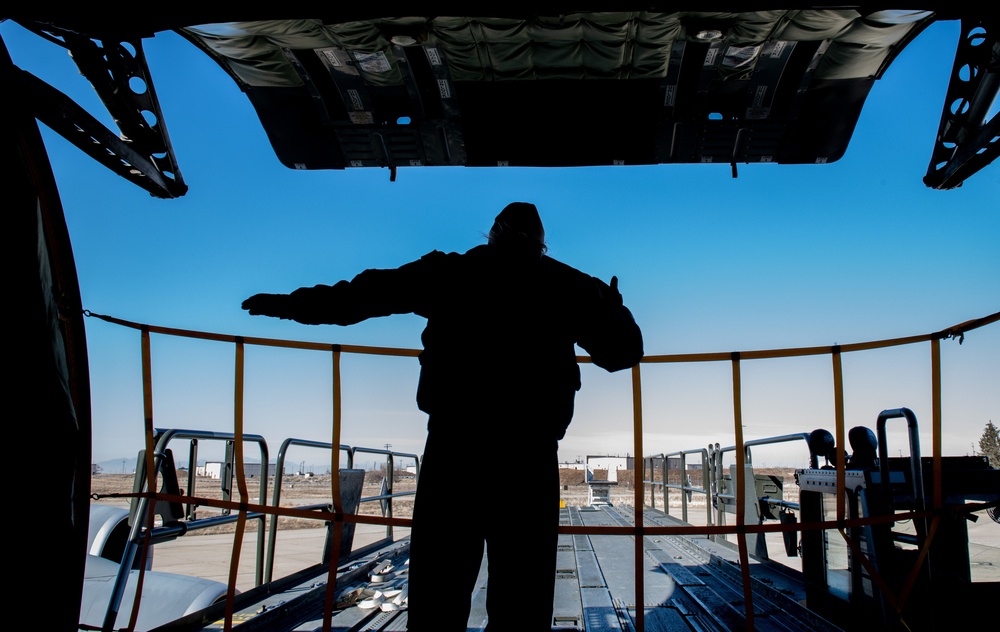 Unique load exercise on KC-135 keeps Hill reservists mission-ready