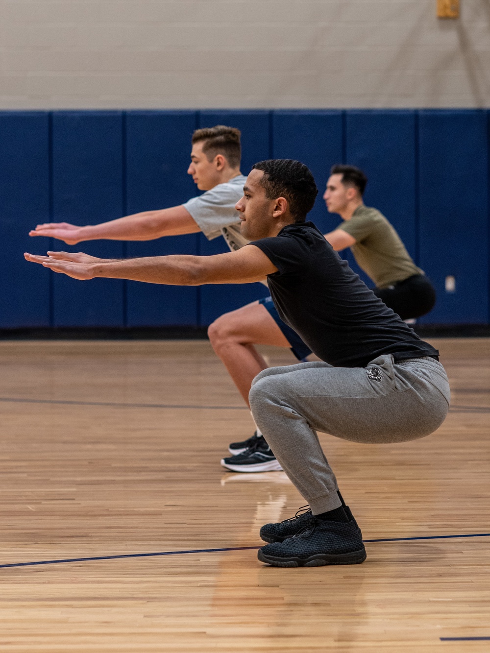 914th trainees prepare for fitness test