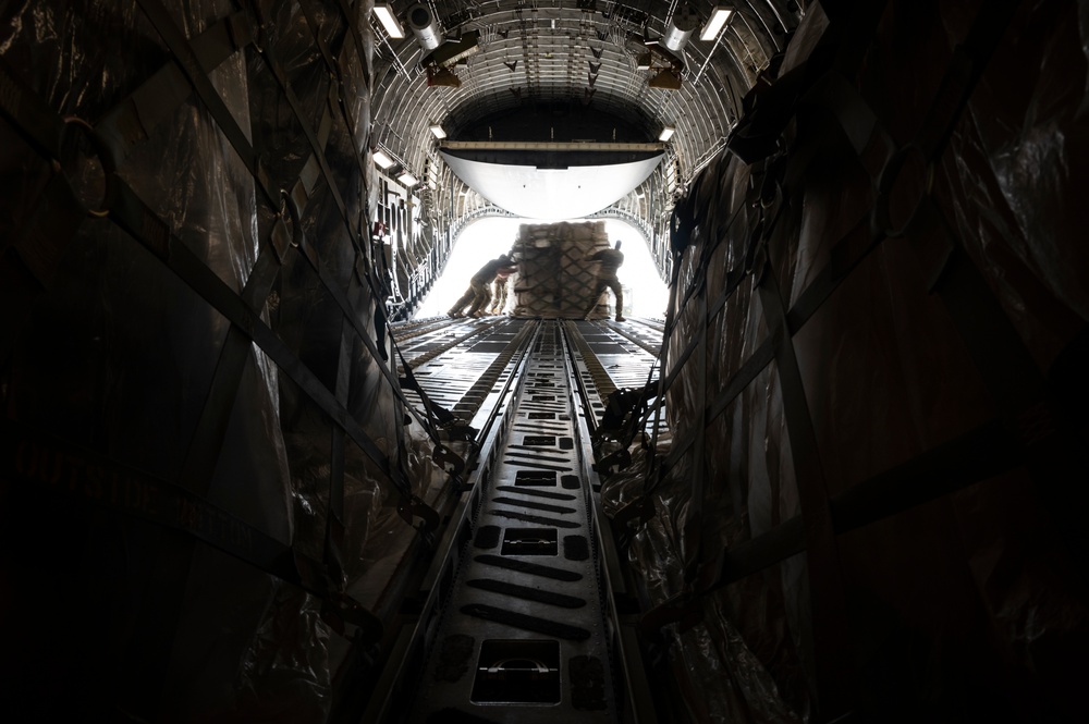 816th EAS moves cargo through USCENTCOM