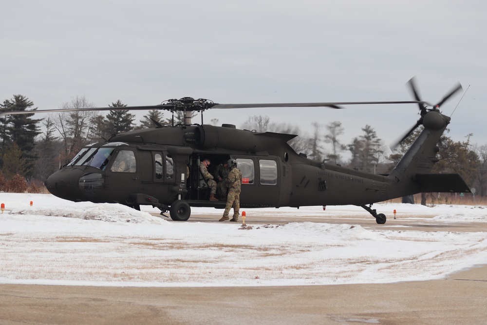 Wisconsin National Guard aircrew supports UH-60 Black Hawk training mission at Fort McCoy