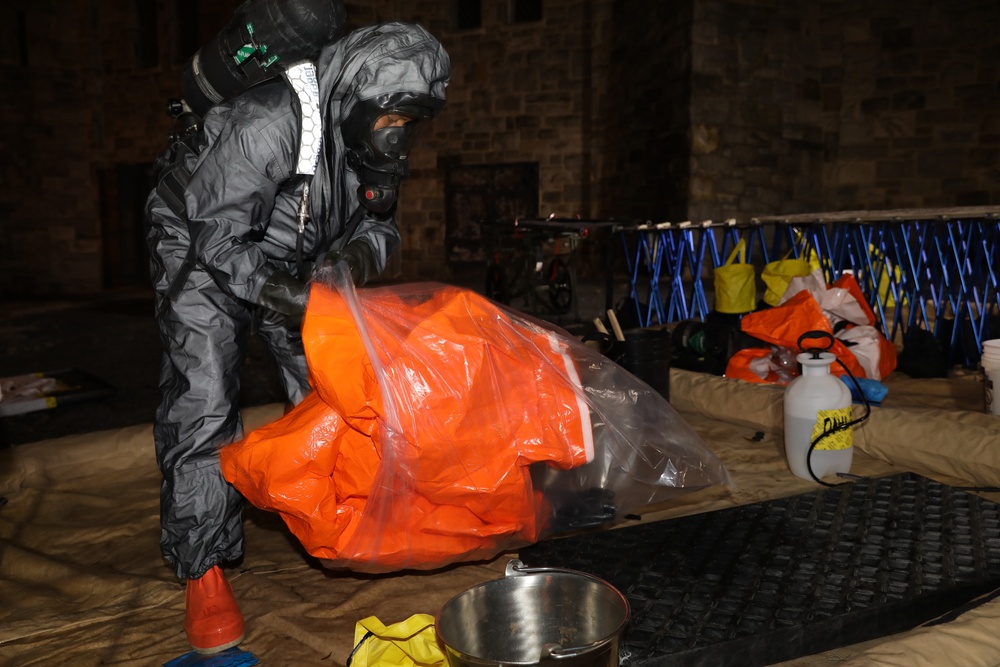 MDNG 32nd CST Conducts Training in an Improvised Cocaine Lab