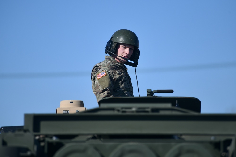 182nd Field Artillery loads HIMARs on C-17 at Selfridge