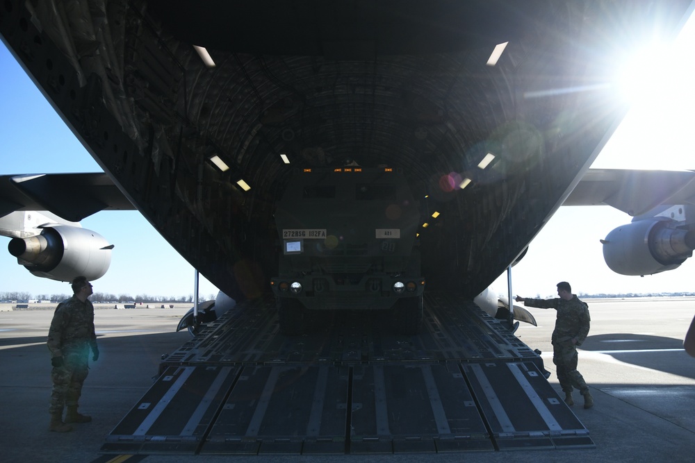 182nd Field Artillery loads HIMARs on C-17 at Selfridge