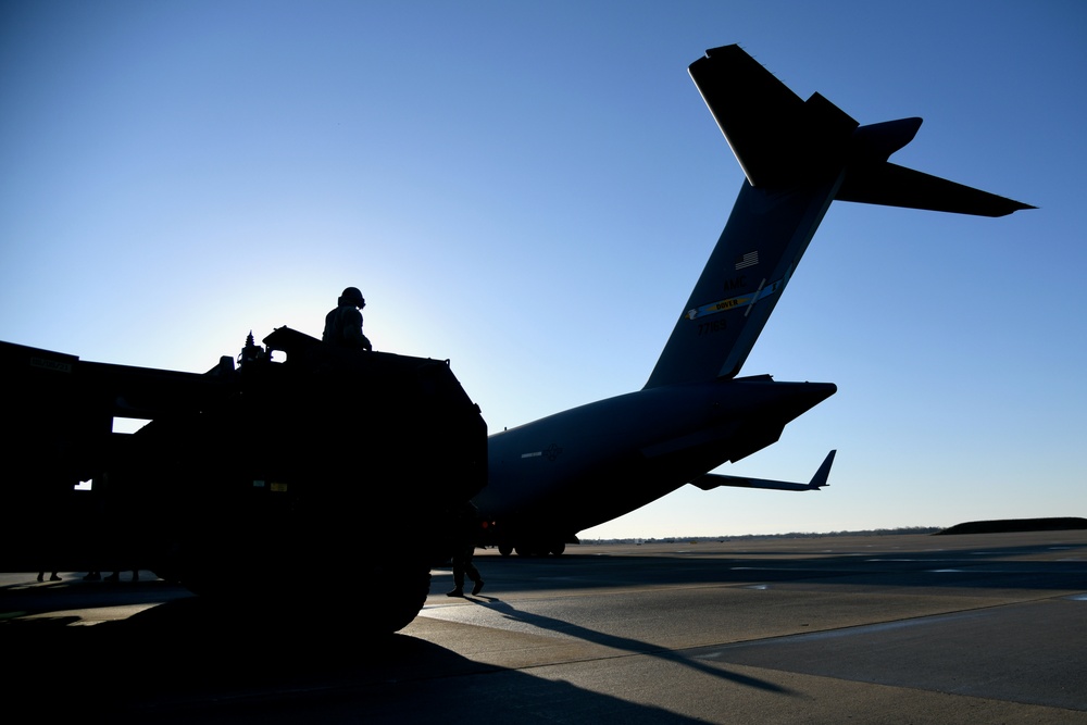 182nd Field Artillery loads HIMARs on C-17 at Selfridge