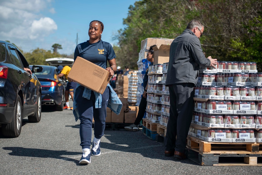 Camden County and America's Second Harvest Mobile Food Pantry