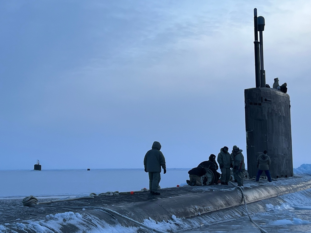 USS Pasadena, USS Illinois participate in Ice Exercise 2022