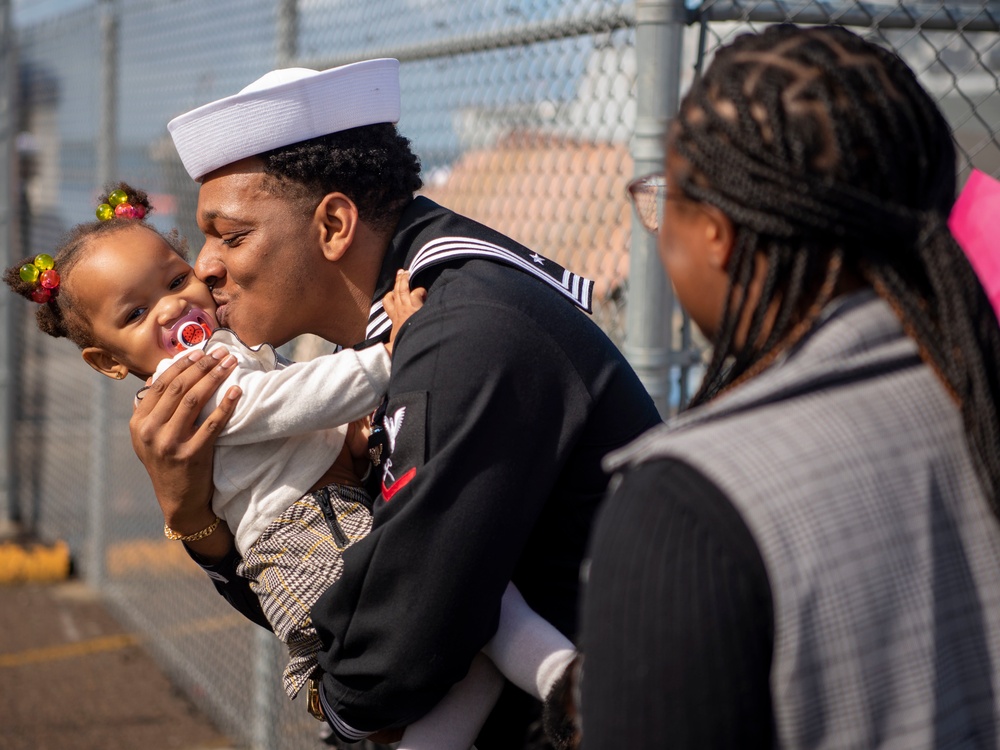 USS Essex ARG returns to San Diego