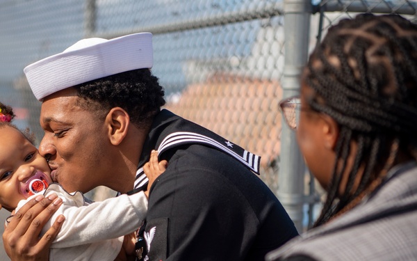 USS Essex ARG returns to San Diego