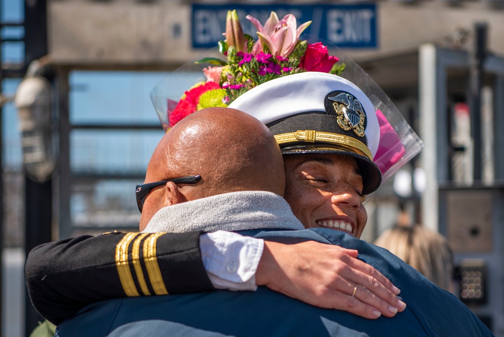 USS Essex ARG returns to San Diego