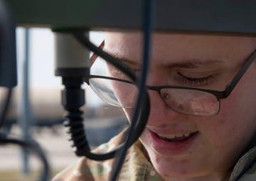 4th OSS Airmen predict weather forecasts.