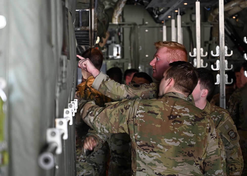 19th AW, 913th AG exercise integration, prepare for deployment