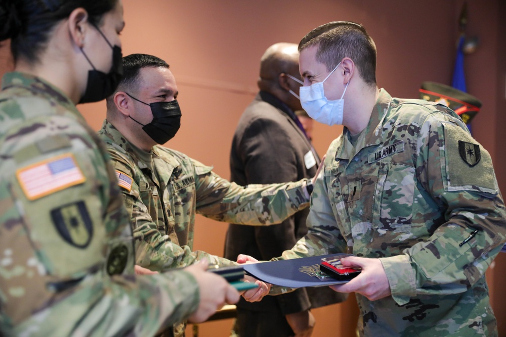 Military Medical Team Receives Awards in Last Days at Rhode Island Hospital