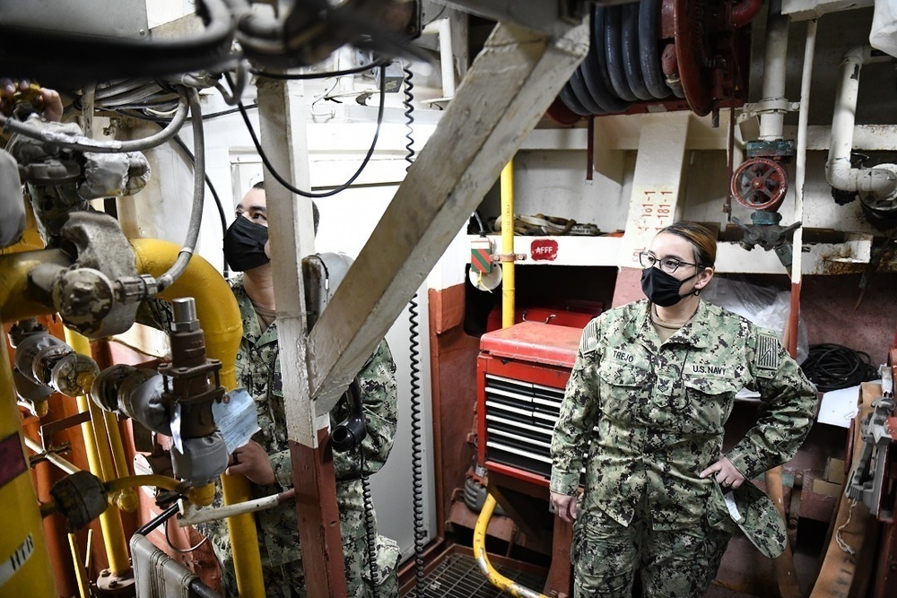 Reservists Lend Helping Hands to Navy’s Only Remotely Controlled Test Ship Ahead of Upcoming Inspection