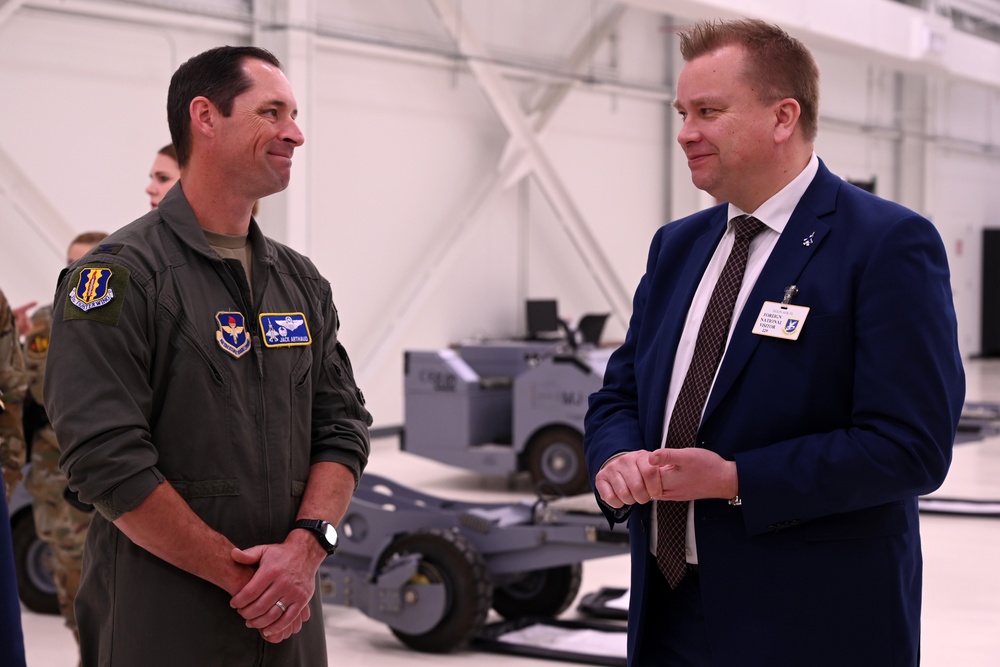 Finland Minister of Defence visits 33rd FW