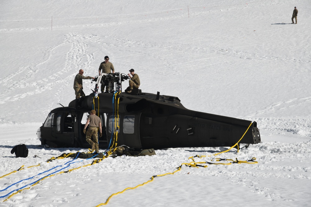 Soldiers prep UH-60s for sling load