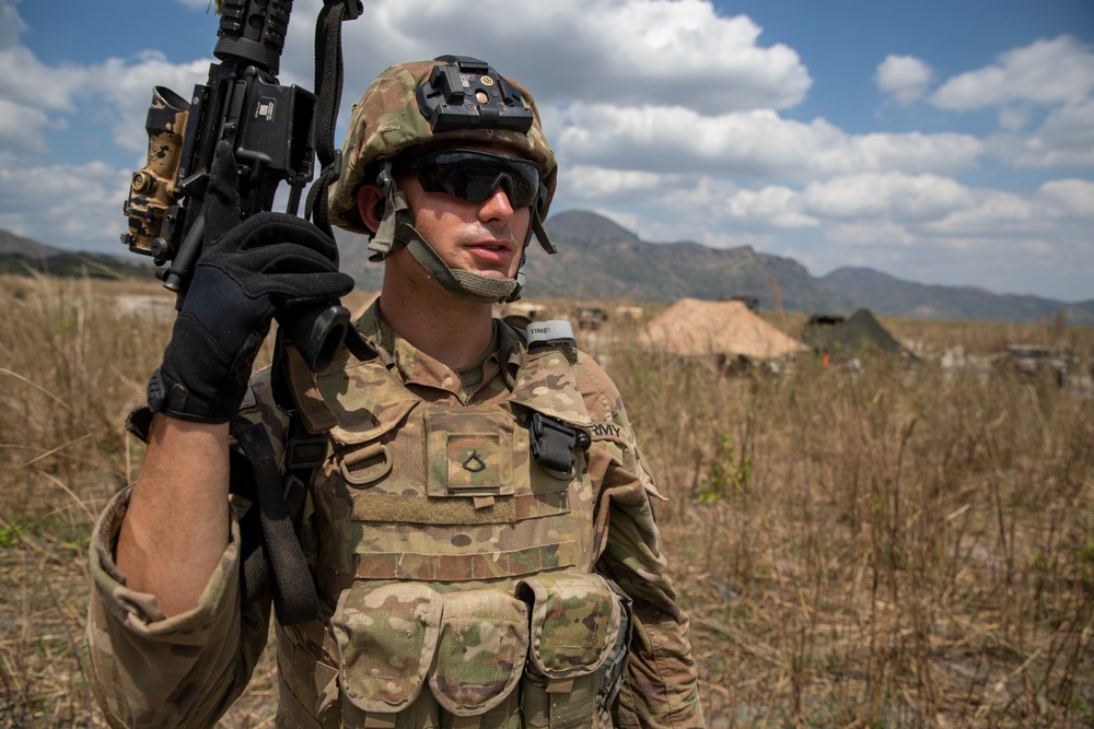 USARPAC infantrymen conduct team live-fire training during Salaknib 2022