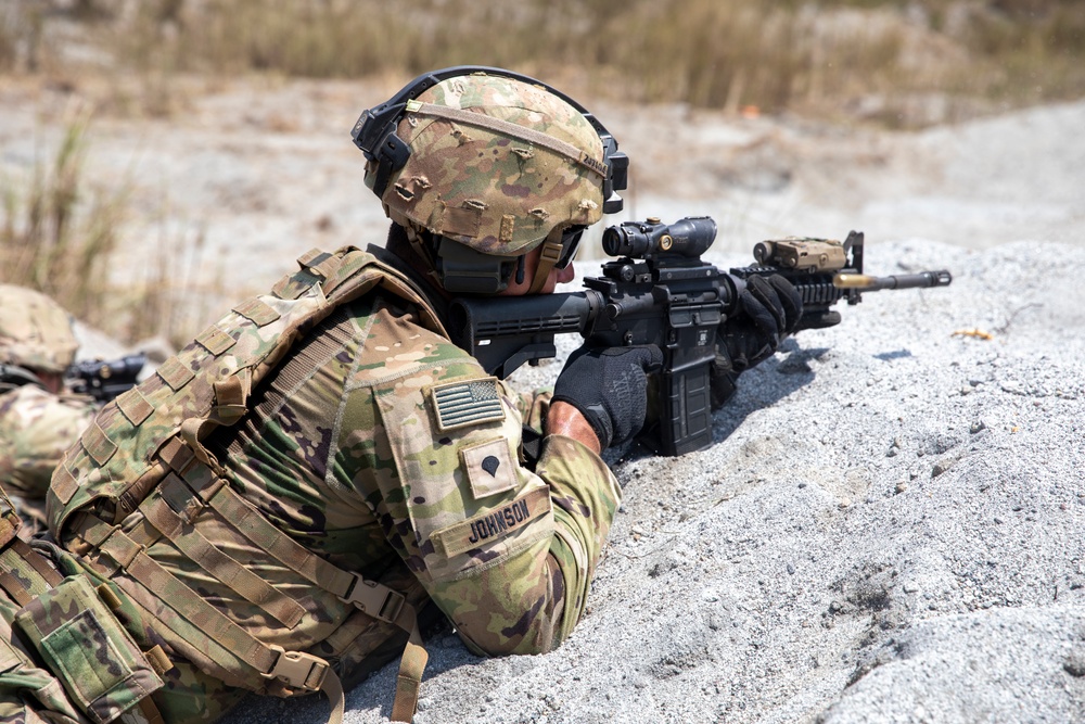 USARPAC infantrymen conduct team live-fire training during Salaknib 2022