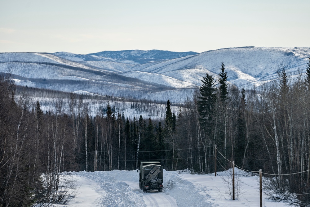 Canadian forces stage MRR during ARCTIC EDGE 2022