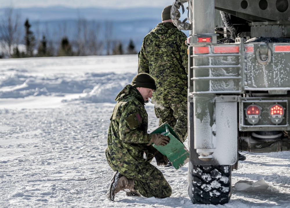 Canadian forces stage MRR during ARCTIC EDGE 2022