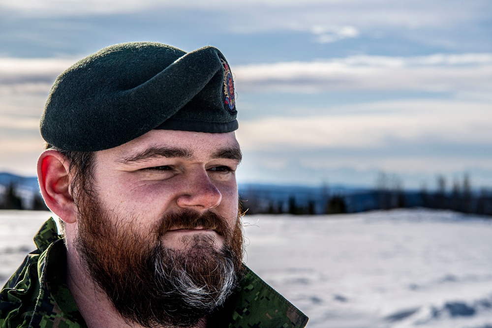 Canadian forces stage MRR during ARCTIC EDGE 2022