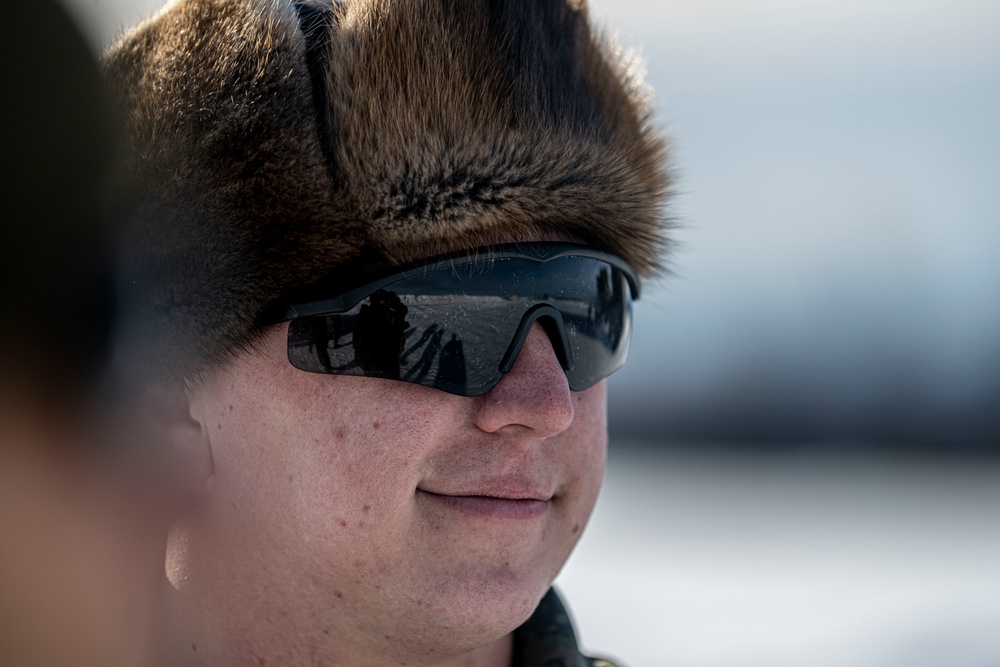 Canadian forces stage MRR during ARCTIC EDGE 2022