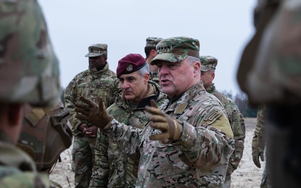 CJCS visits 82nd Airborne Paratroopers in Poland