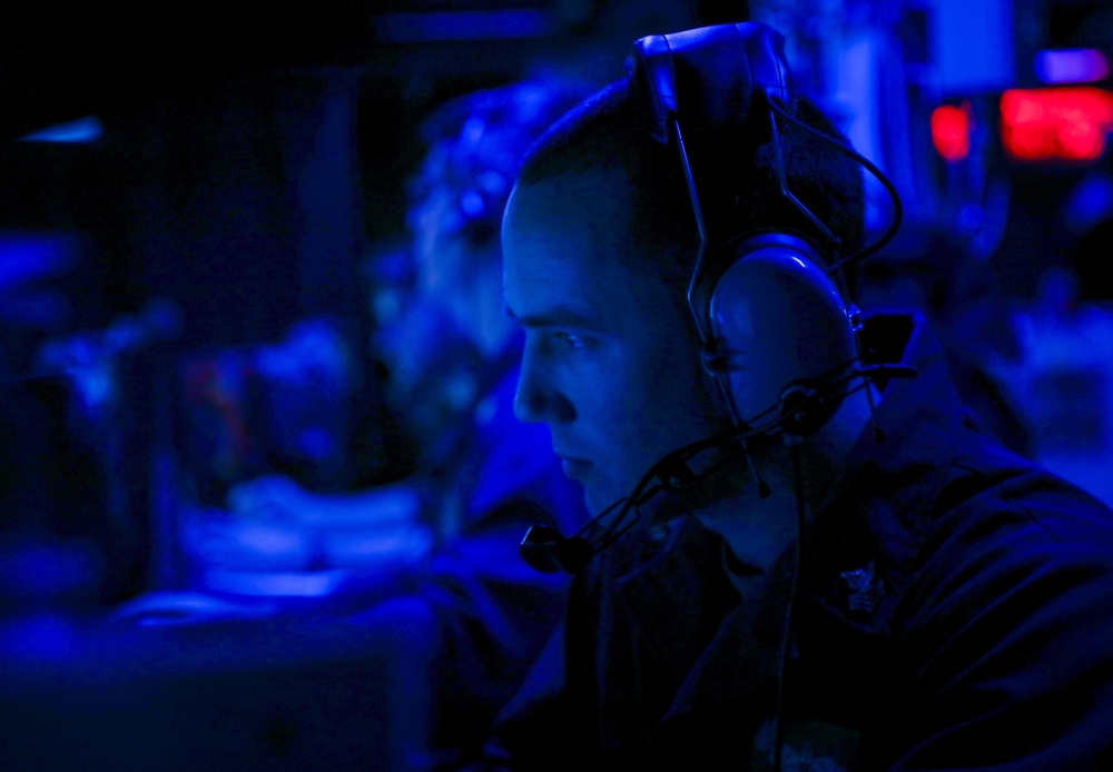 USS The Sullivans (DDG 68) - SONAR