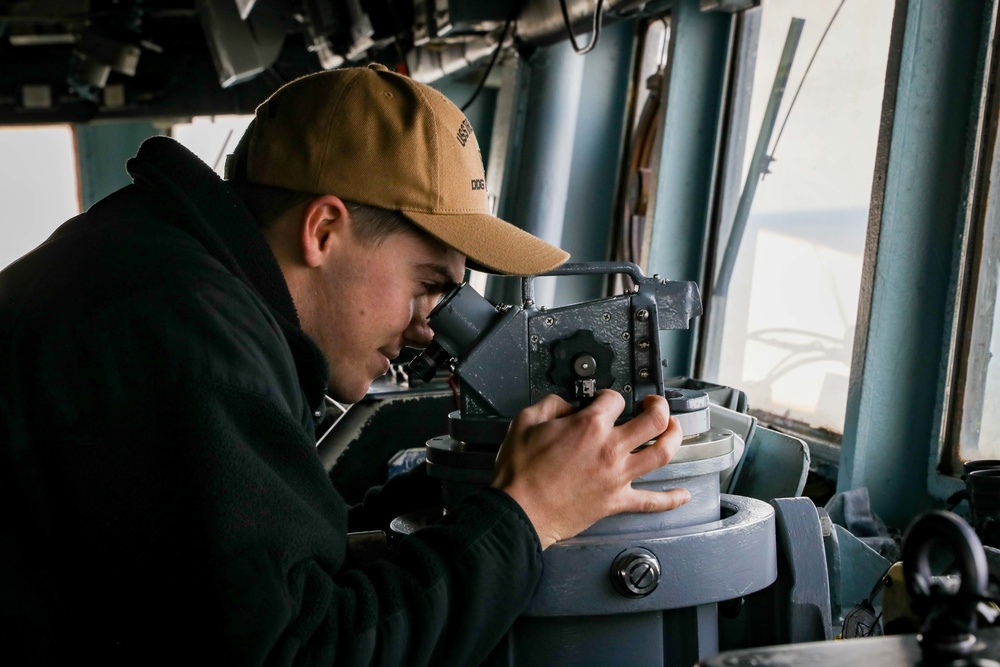 USS The Sullivans (DDG 68) - Bridge