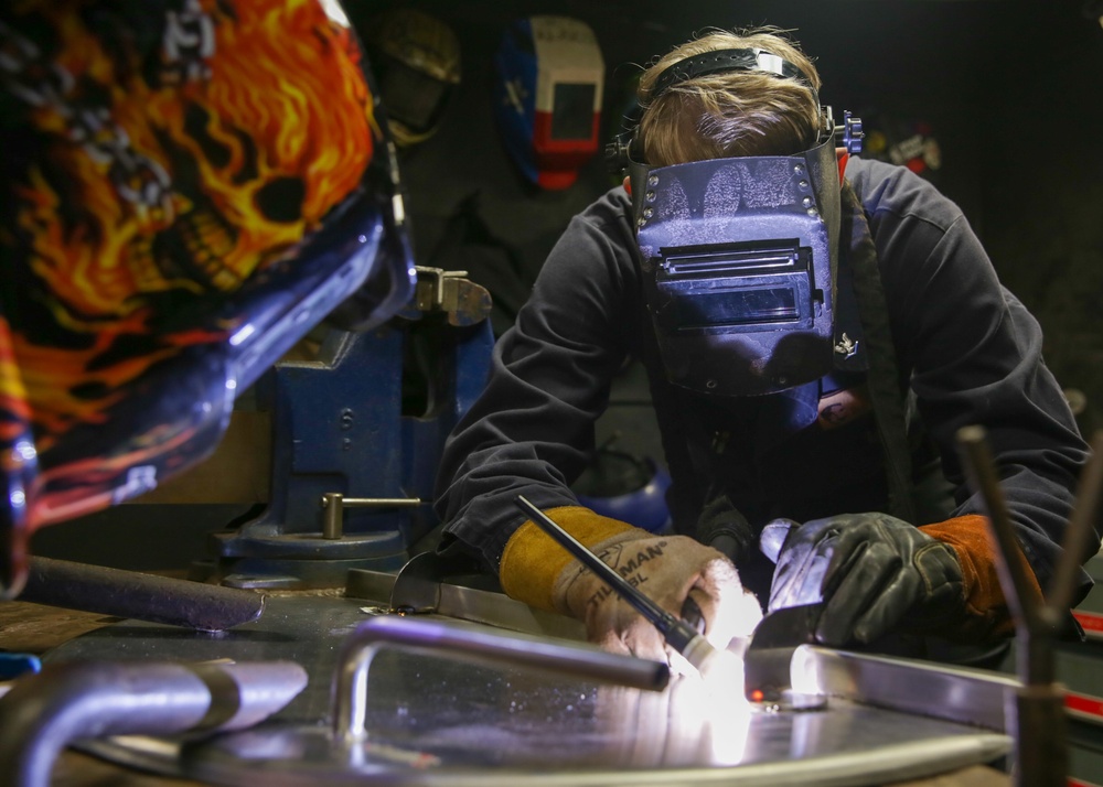 Abraham Lincoln Sailors conduct maintenance