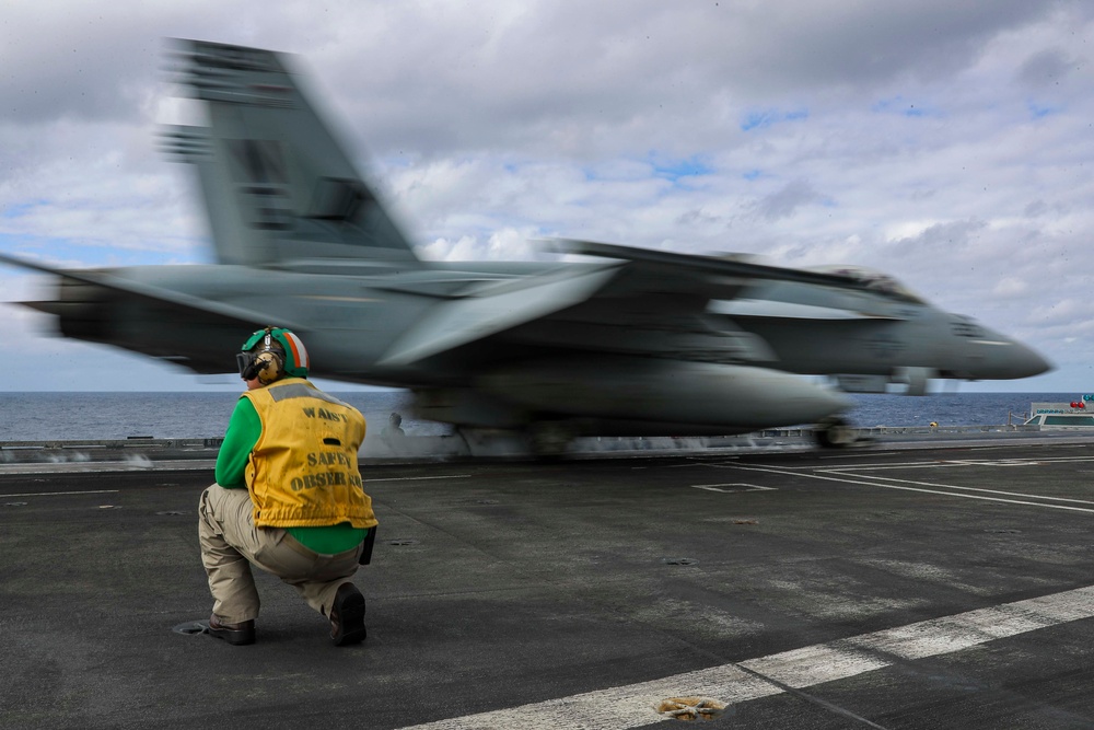 Abraham Lincoln conducts flight operations