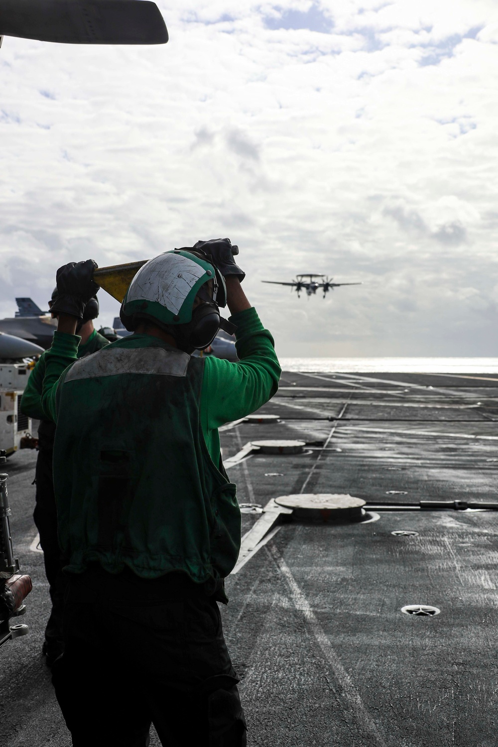 Abraham Lincoln conducts flight operations